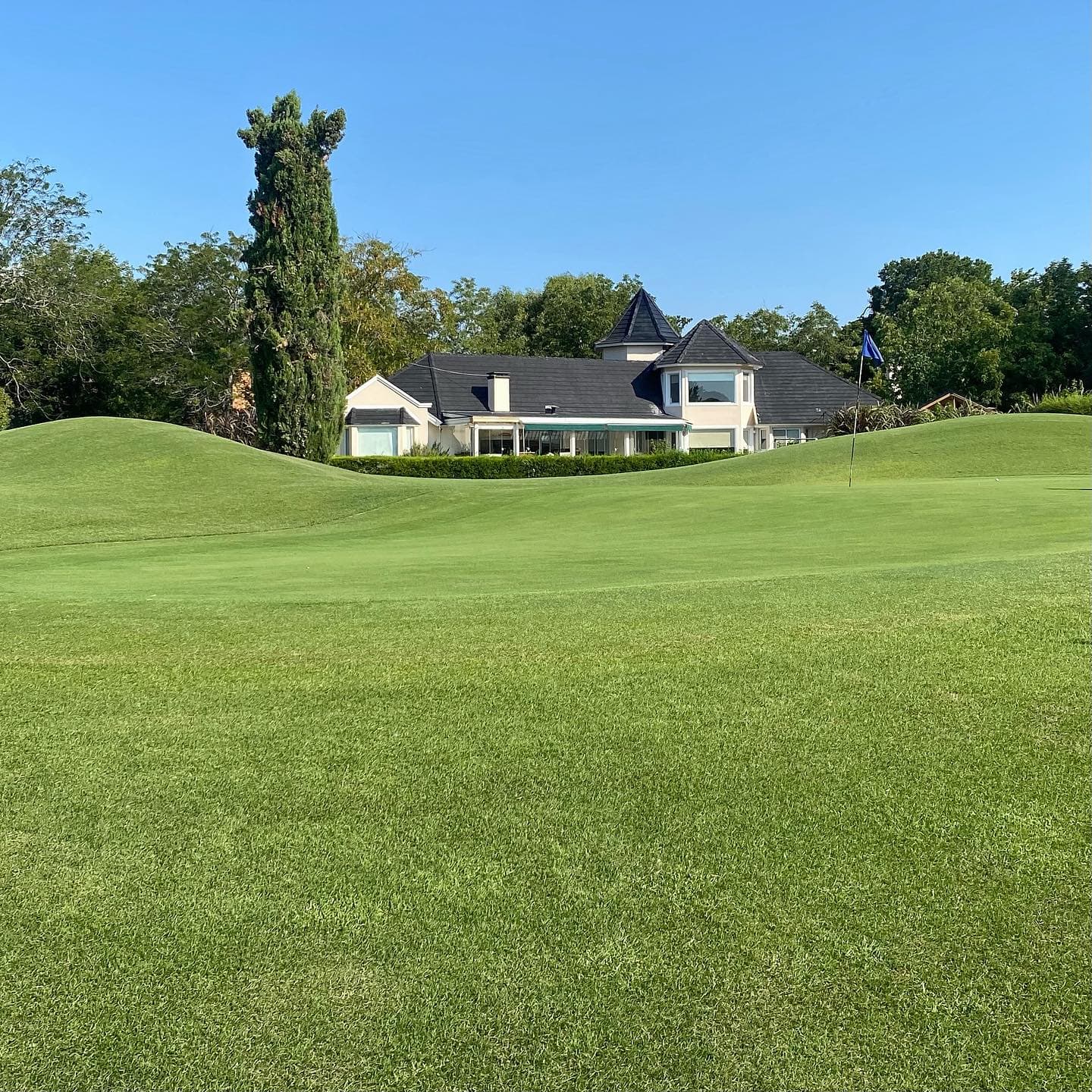 ABRIL CLUB DE CAMPO