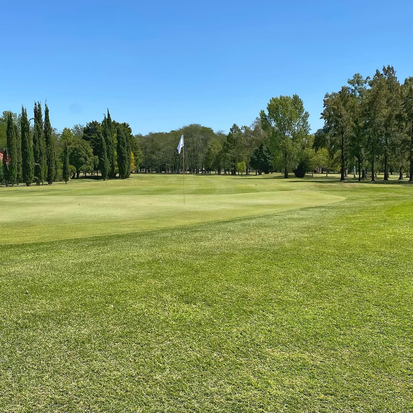 CLUB DE CAMPO LA MARTONA