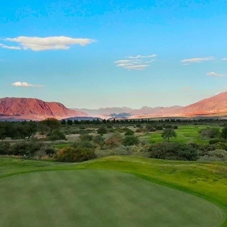 COUNTRY  Y GOLF LAS YUNGAS