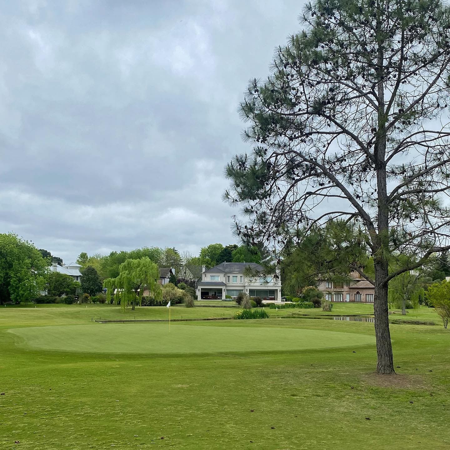 GOLFER'S COUNTRY CLUB