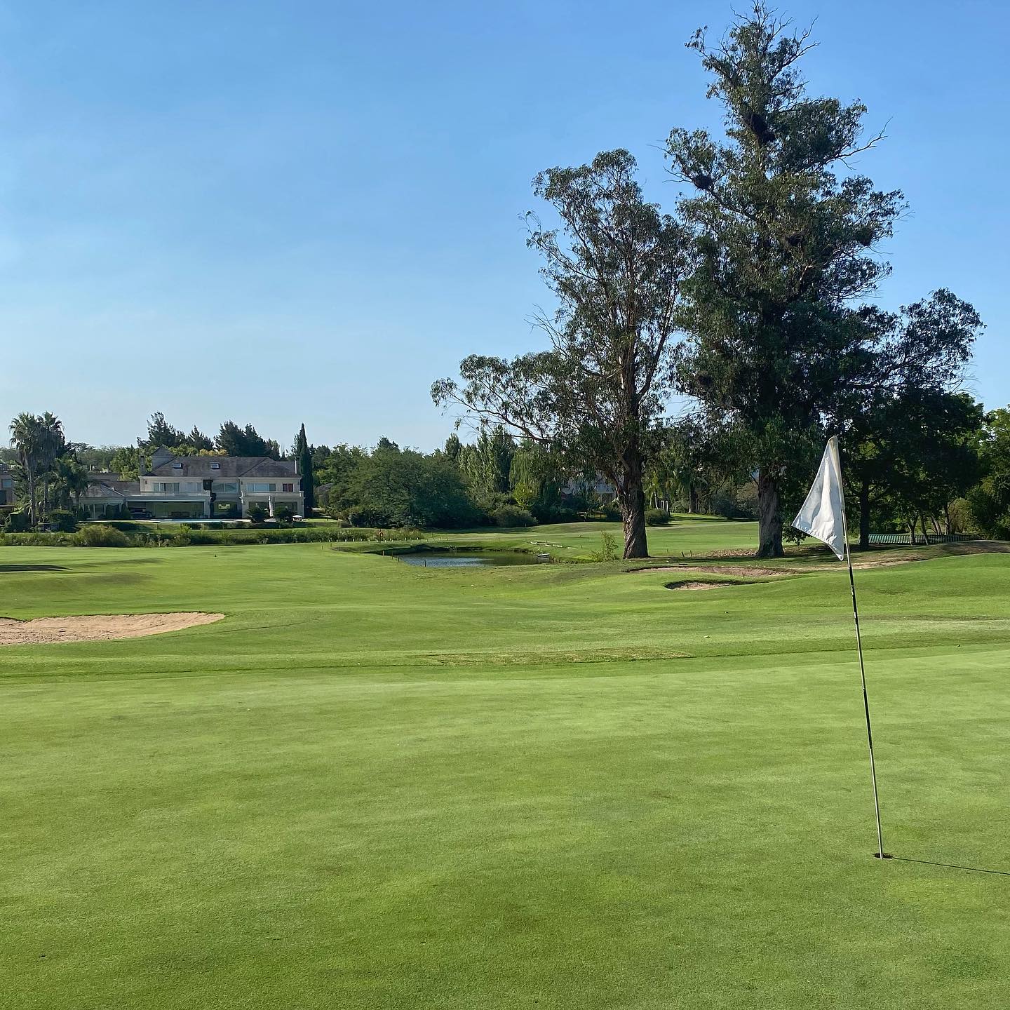 ABRIL CLUB DE CAMPO