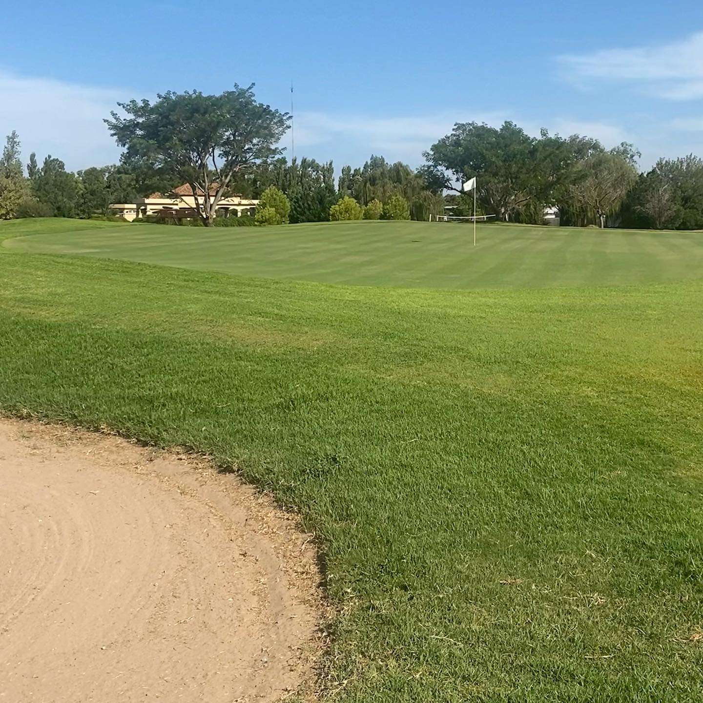 LA CAROLINA GOLF &  COUNTRY CLUB